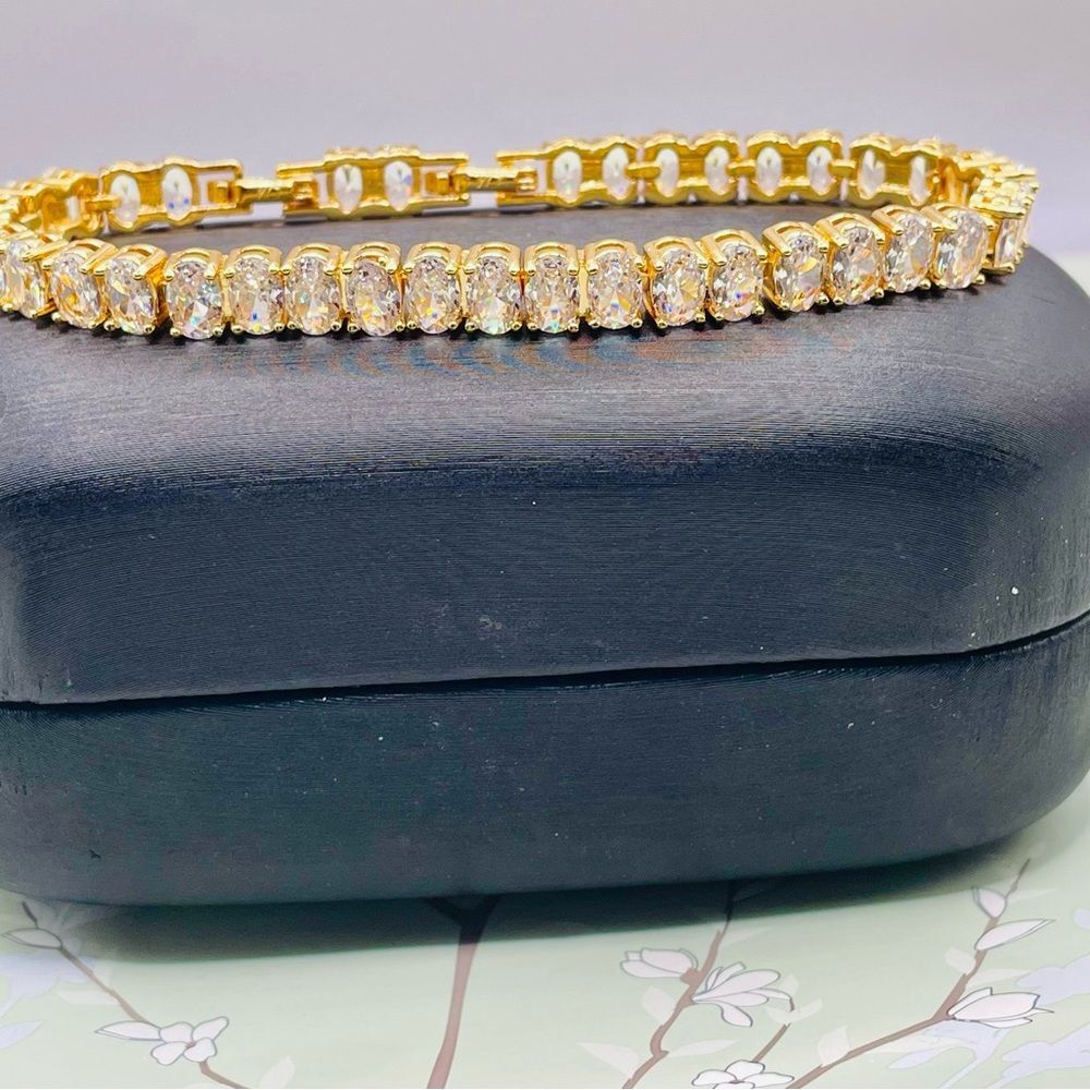 Rose Gold Plated Oval Clear Gemstone Prong Set Tennis Bracelet. Size 7 1/2